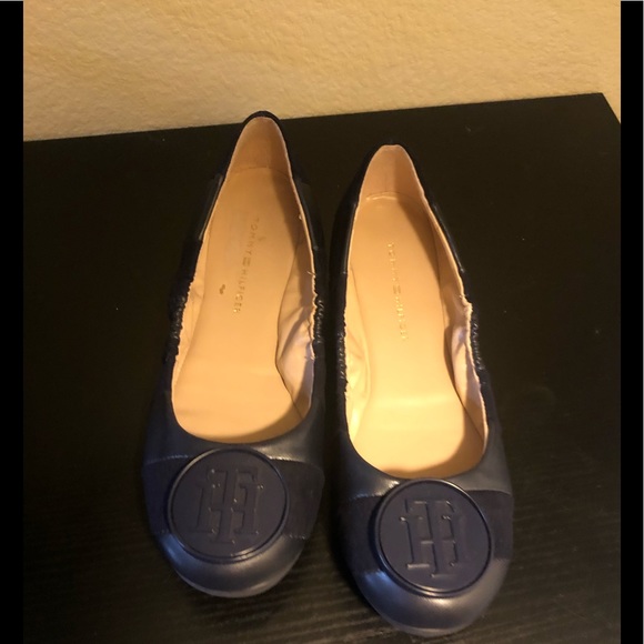 $$ Marked Down to Final Price ππ»ππ». Cute Ballerina Tommy Hilfiger Navy flats - Picture 3 of 8